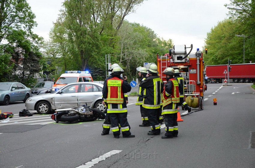 VU Krad PKW Koeln Merkenich Edsel Ford Str P17.jpg